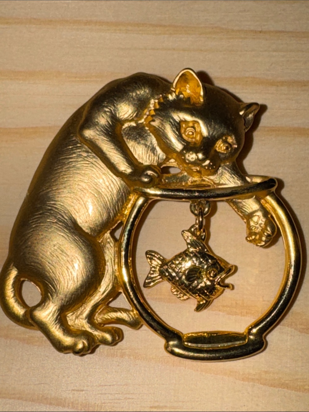 JJ Jonette Vintage Gold toned Cat and Fish Tank Brooch